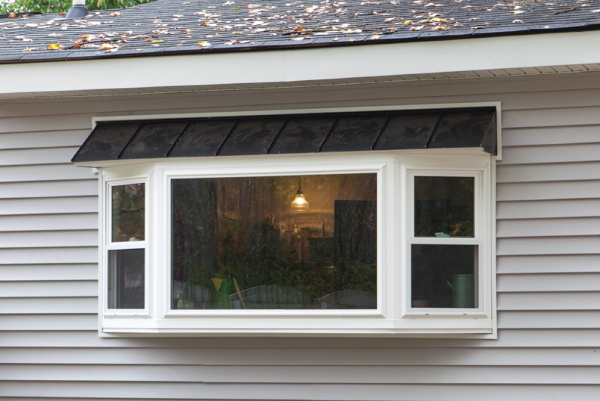 Bay Windows And Bow Champion Champion White Bay Window Finished With Open Prairie Grid Pattern