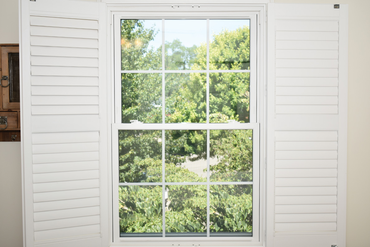 Double Hung Windows Champion Champion White Double Hung Windows With A Colonial Grid Pattern